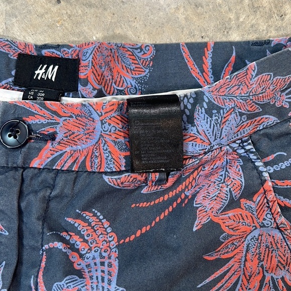 H&m Blue, Navy, Salmon Floral Print Shorts Size 30 R - Picture 5 of 5